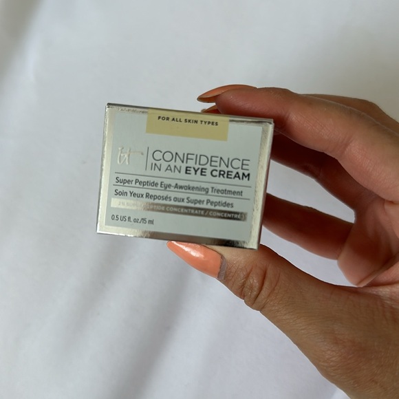 IT Cosmetics CONFIDENCE IN AN EYE CREAM ANTI-AGING PEPTIDE EYE CREAM - Picture 8 of 12